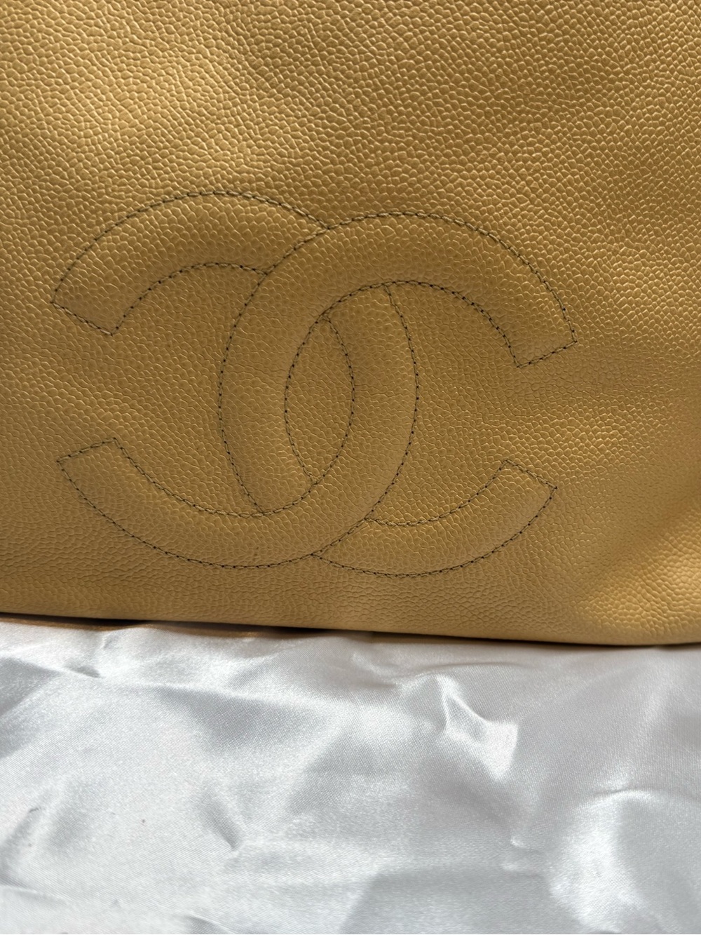 Chanel Caviar Leather CC Tote Bag Gold Hardware Vintage Shoulder Shopper - Picture 2 of 16